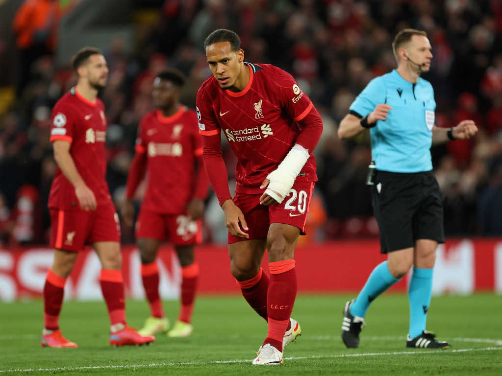 利物浦不敌巴黎圣日耳曼，三冠希望破灭显露短板